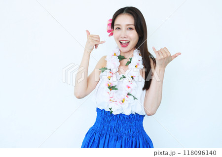 フラダンスを踊る女性　 118096140