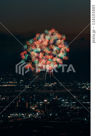 山頂から眺める日本三大花火　 118103885