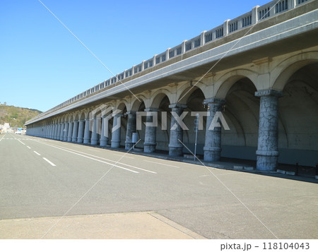 日本最北端の巨大遺構、稚内港北防波堤ドーム 118104043