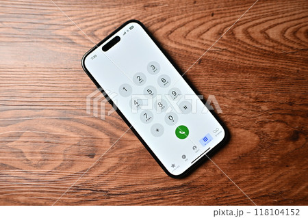 スマートフォン、スマホ、携帯電話、キーパッド、通話イメージ 118104152