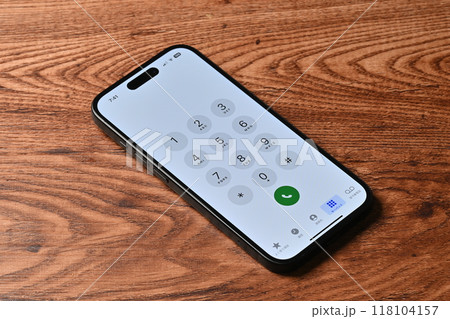 スマートフォン、スマホ、携帯電話、キーパッド、通話イメージ スマートフォン、スマホ、携帯電話、キーパッド、通話イメージ 118104157