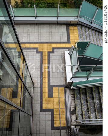歩行者用通路の点字ブロック設置例 歩行者用通路の点字ブロック設置例 118105426