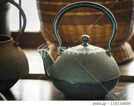 南部鉄器の鉄瓶 南部鉄器の鉄瓶 118110000