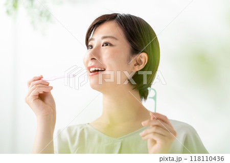 デンタルケア 女性 デンタルケア 女性 118110436