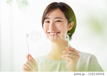 デンタルケア　女性 118110438