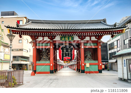東京都台東区浅草浅草寺の雷門 東京都台東区浅草浅草寺の雷門 118111806