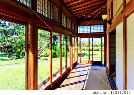 【青森】秋の弘前 藤田記念庭園の和館から見える景色 【青森】秋の弘前 藤田記念庭園の和館から見える景色 118112016