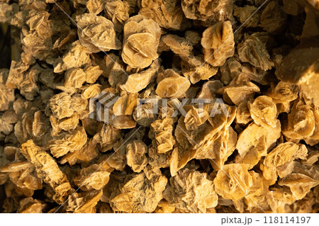 A desert rose, an intricate rose-like formation of crystal clusters 118114197