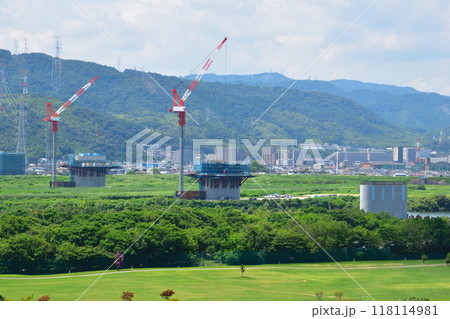 橋梁工事現場 新名神高速道路 淀川橋 橋梁工事現場 新名神高速道路 淀川橋 118114981