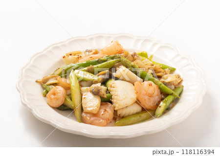 シーフードミックスとアスパラガスのガーリック炒め シーフードミックスとアスパラガスのガーリック炒め 118116394
