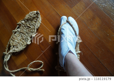 わらじを履く03 わらじを履く03 118119179