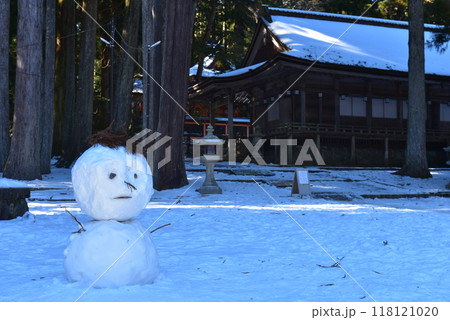 高野山壇上伽藍の雪だるま 高野山壇上伽藍の雪だるま 118121020