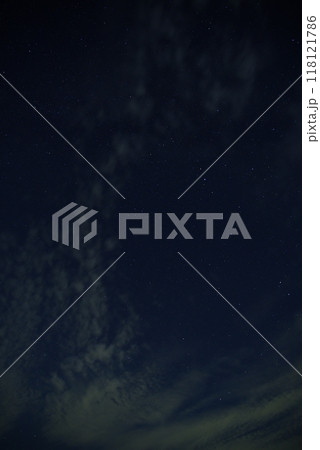 星空を見上げる 118121786