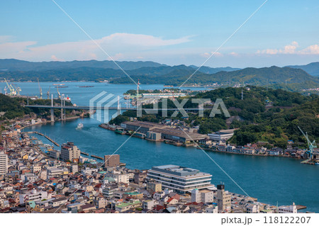 千光寺公園からの眺め。尾道水道と尾道の町並み(広島県尾道市) 118122207