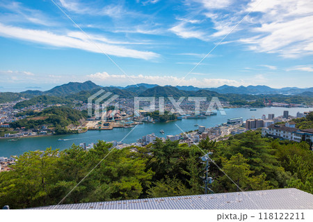 千光寺公園からの眺め。尾道水道と尾道の町並み(広島県尾道市) 千光寺公園からの眺め。尾道水道と尾道の町並み(広島県尾道市) 118122211