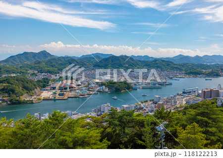 千光寺公園からの眺め。尾道水道と尾道の町並み(広島県尾道市) 118122213