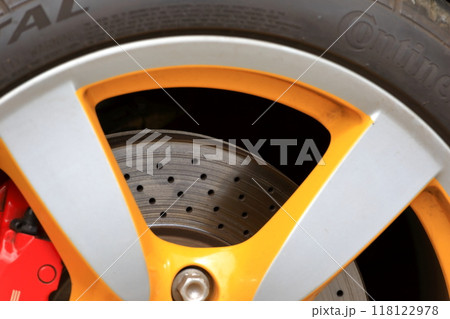 黄色いスポーツカー 黄色いスポーツカー 118122978