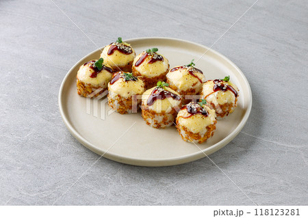 delicious fresh baked sushi roll with crab mayonnaise Philadelphia cheese. 118123281