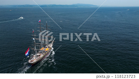 オランダ帆船　スタッド・アムステルダム 118123723