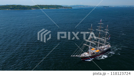 オランダ帆船　スタッド・アムステルダム 118123724