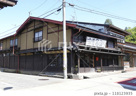 城下町の古い町並み 歴史のある味噌蔵 城下町の古い町並み 歴史のある味噌蔵 118123935