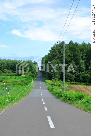 就実の丘の長く続くジェットコースターの様な一本路 118124417