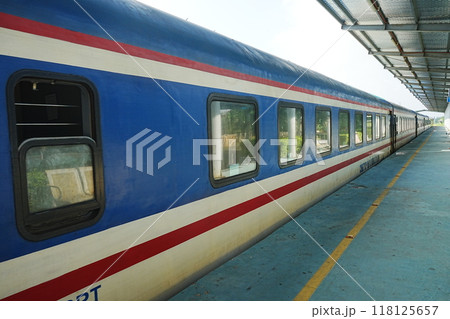 ベトナム統一鉄道 電車 ベトナム統一鉄道 電車 118125657