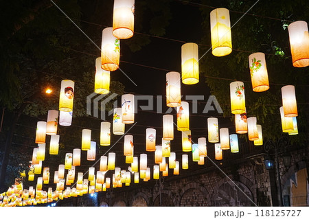 ベトナム ハノイ ランタンの明かり ベトナム ハノイ ランタンの明かり 118125727