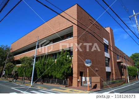 愛国学園短期大学 愛国学園短期大学 118126373