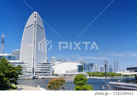 横浜・みなとみらい 横浜港の海岸の風景 横浜・みなとみらい 横浜港の海岸の風景 118126412