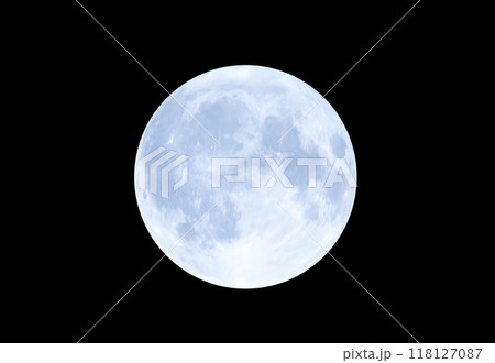 Full moon on night black sky 118127087