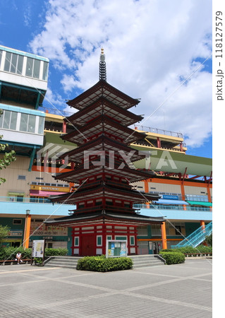 海老名駅前　海老名市観光シンボルモニュメント【七重の塔】 118127579