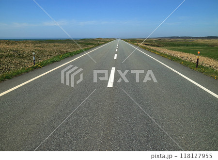 日本最北の原野を貫く日本海オロロンライン 日本最北の原野を貫く日本海オロロンライン 118127955