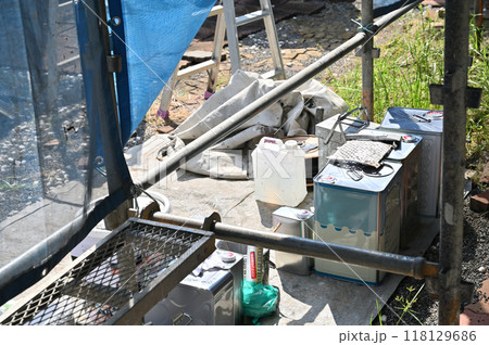 外壁塗装工事　現場　塗料　足場　道具 118129686