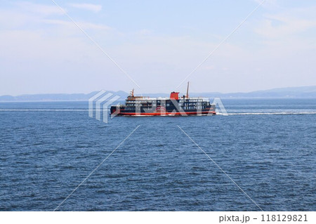 東京湾を行く黒船しらはま丸　東京湾フェリー　神奈川県　千葉県 118129821