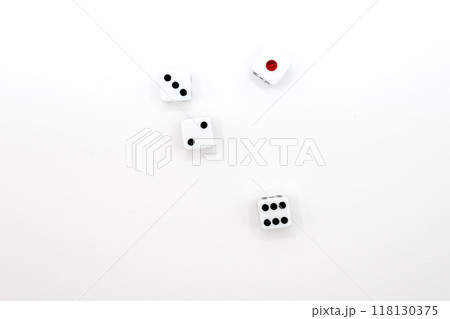 サイコロの出目 118130375