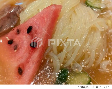 おいしい冷麺　スイカを添えて 118130757
