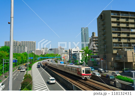 【大阪府】5月・新緑の新御堂筋と北大阪急行 118132431