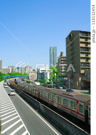 【大阪府】5月・新緑の新御堂筋と北大阪急行 118132454