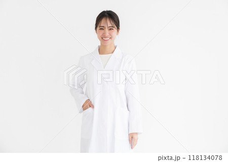 白衣の女性 白衣の女性 118134078