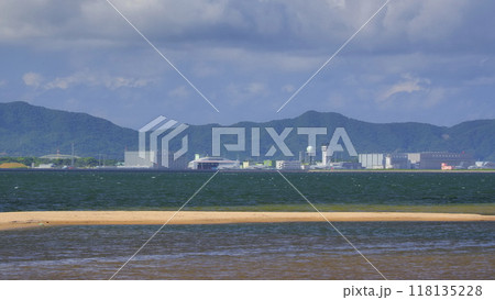島根県安来市飯梨川河口からの美保基地方向1(8月) 島根県安来市飯梨川河口からの美保基地方向1(8月) 118135228