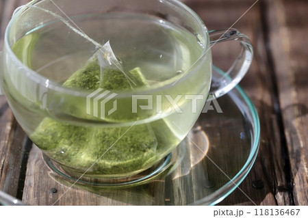 三角ティーバッグで淹れたホット緑茶 三角ティーバッグで淹れたホット緑茶 118136467