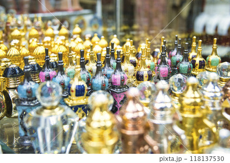 オールドマスカット・ムトラスークのカラフルな土産品 118137530