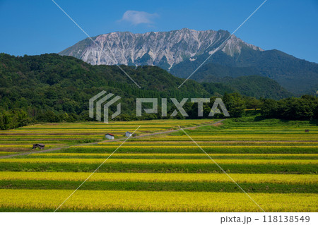 日本の鳥取県の美しい晩夏の大山 118138549