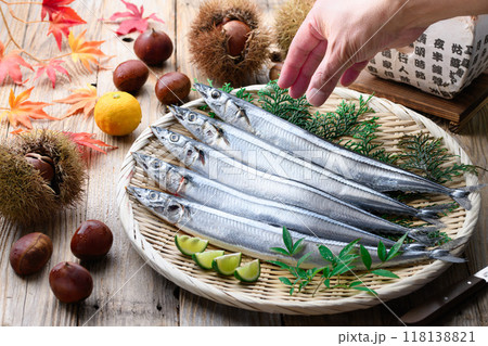 秋の味覚 北海道産 生さんま 118138821