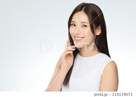 ビューティー　女性 118139072