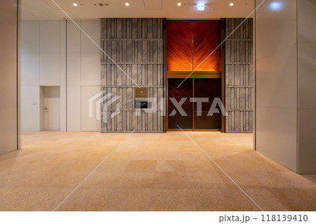 大阪駅西口直結のJPタワー大阪にある、大阪ステーションホテルのKITTE大阪側 入口エントランス 大阪駅西口直結のJPタワー大阪にある、大阪ステーションホテルのKITTE大阪側 入口エントランス 118139410