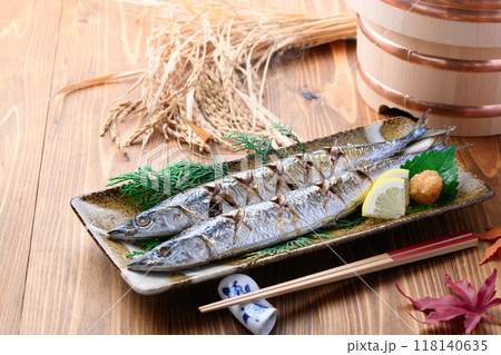 秋の味覚 北海道産 サンマの塩焼き 118140635