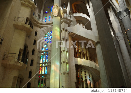 サグラダファミリアの内部の様子 118140734