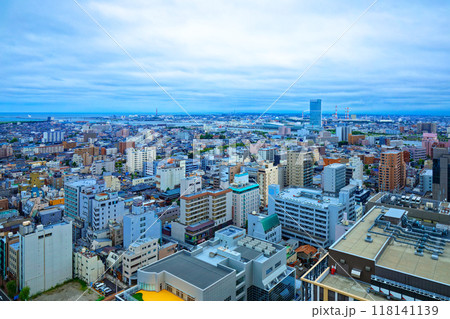 NEXT21展望台より朱鷺メッセ　万代島ビル方面のビル街を望む 118141139